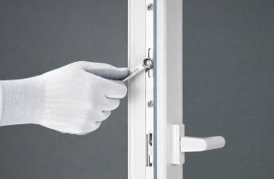 Tryb zimowy i letni – jak działa sezonowaregulacja okien?
