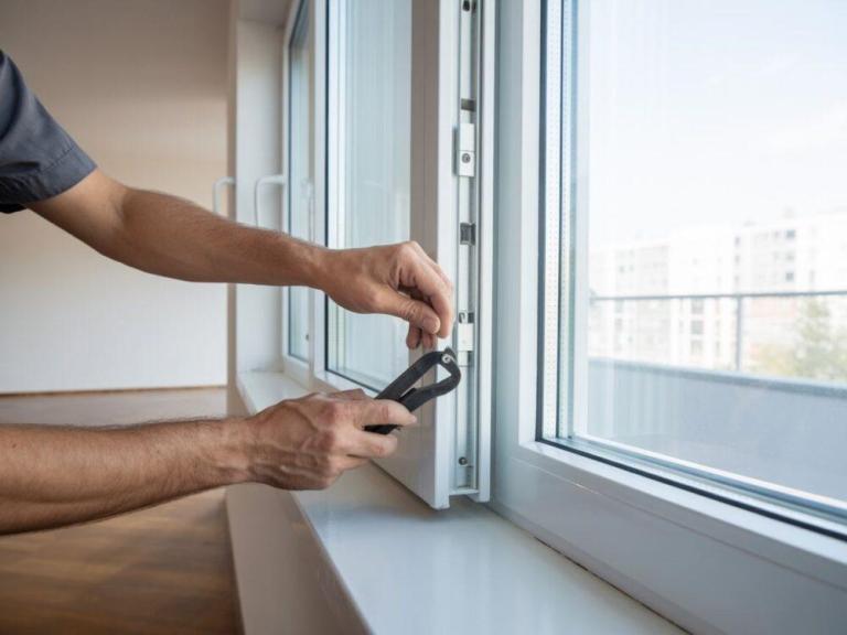 Rodzaje usterek okien plastikowych i sposoby ich zapobiegania